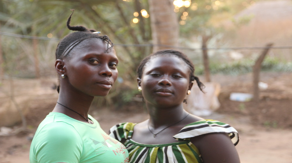 Ana Kabi e Zaida Na N'fad, numa igreja evangélica apoiada pelo UNFPA em Cátio, Província Sul da Guiné-Bissau
