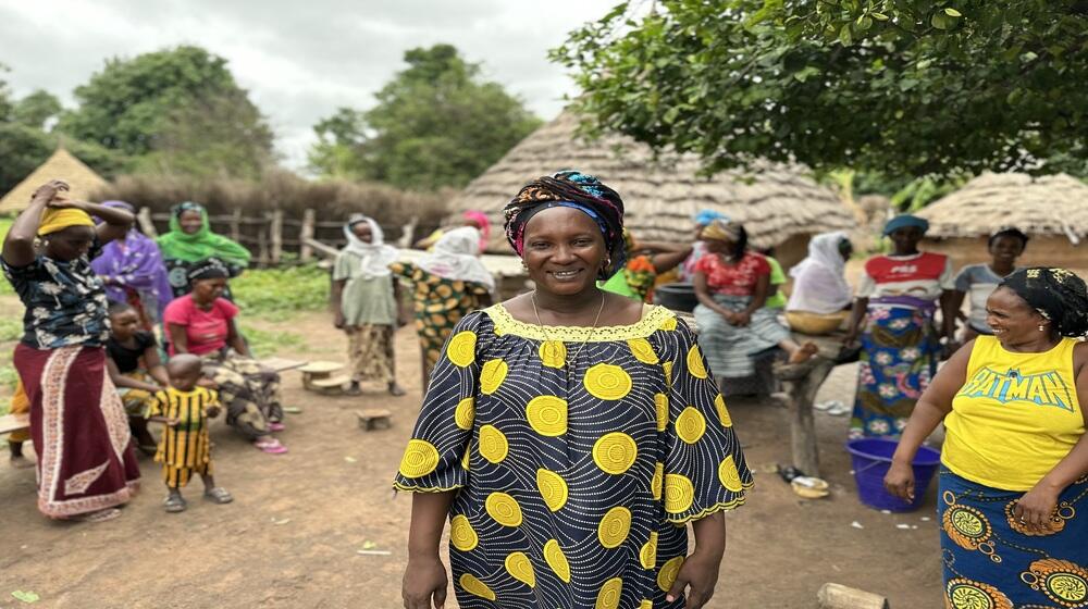 Djenabu Sano trabalha com o UNFPA em 20 comunidades para falar sobre os perigos da mutilação genital feminina.